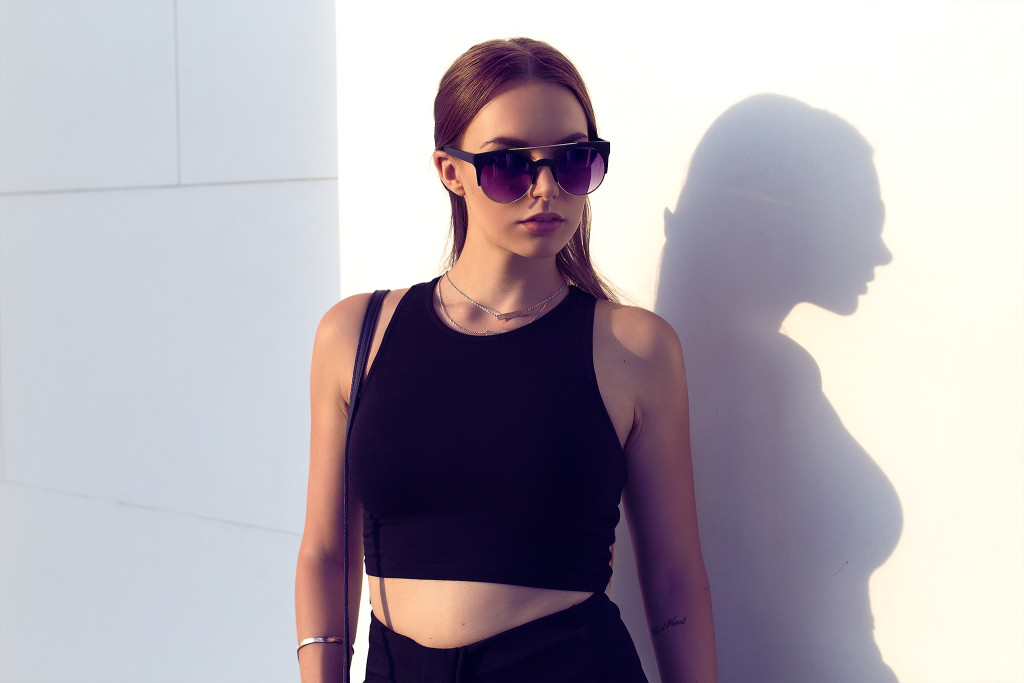 Herpistolgo, Annika, Sun glasses, Shades , ZeroUV, crop top, portrait